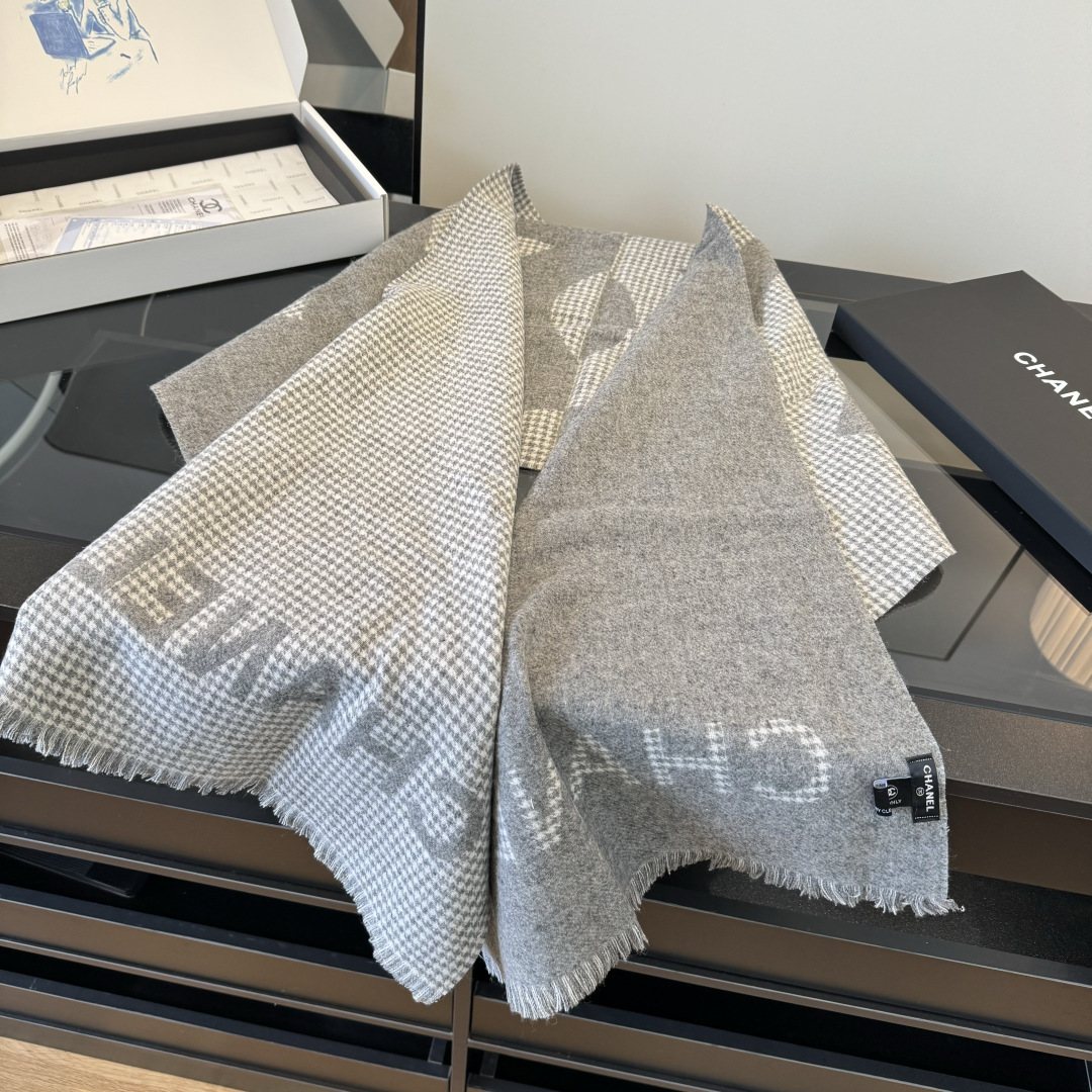 Chanel Two-Tone Houndstooth Fringe Scarf